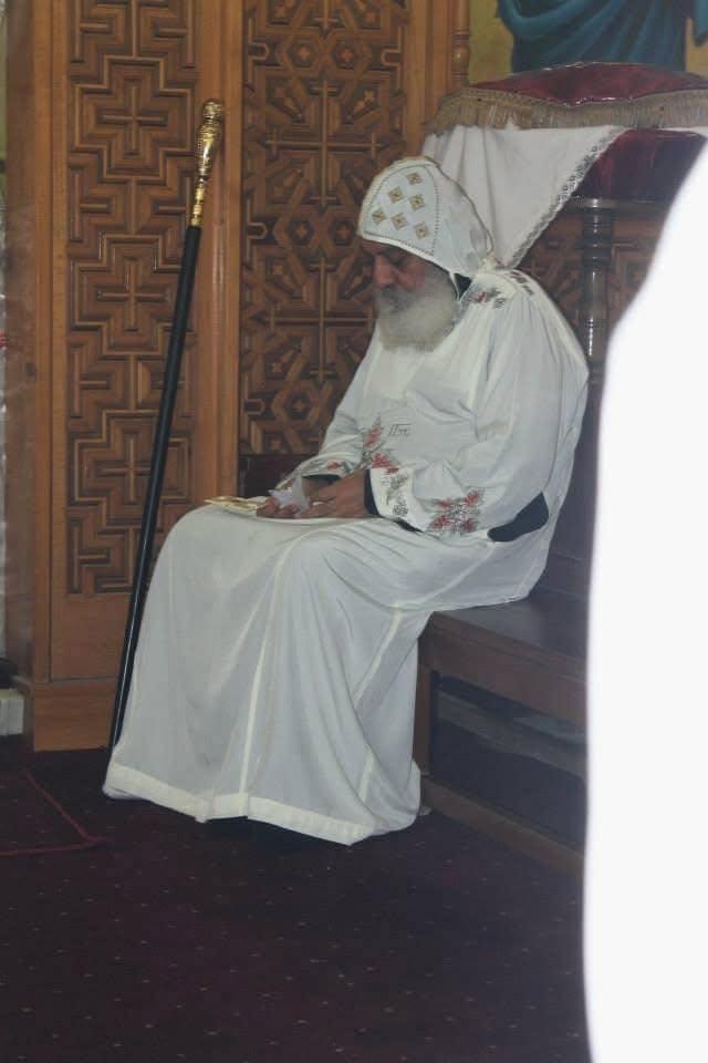 جلسة هادئة بملابس الخدمة